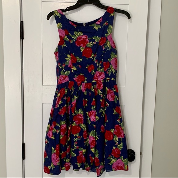 Betsey Johnson Floral Sleeveless Dress Size 4 - Picture 1 of 7